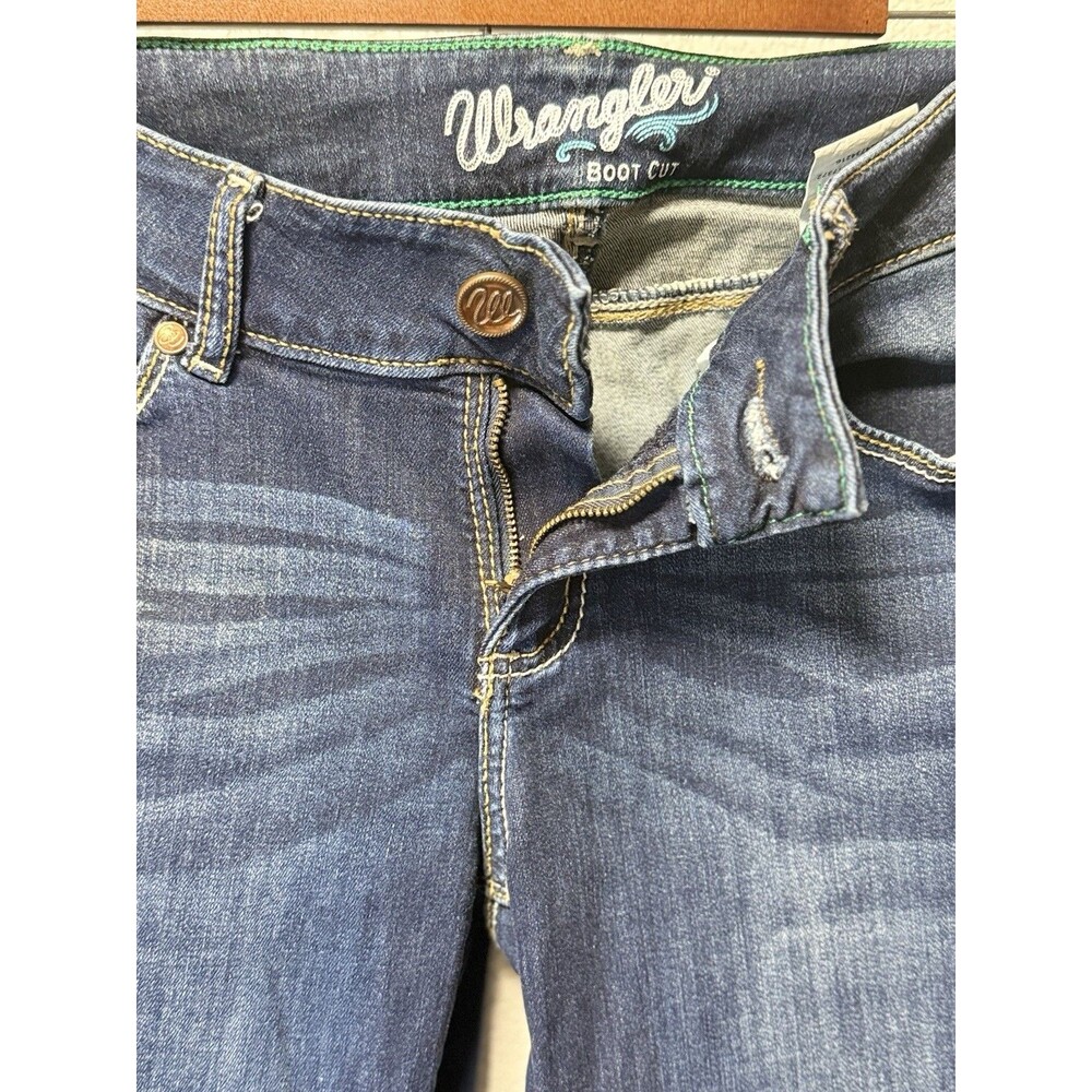 Wrangler Women’s Boot Cut Jeans Dark Wash Stretch Denim Size 5/6 x 32 - Picture 6 of 7